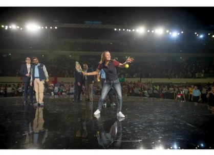 Martina Hingis Raises a Racquet at #VUAE15